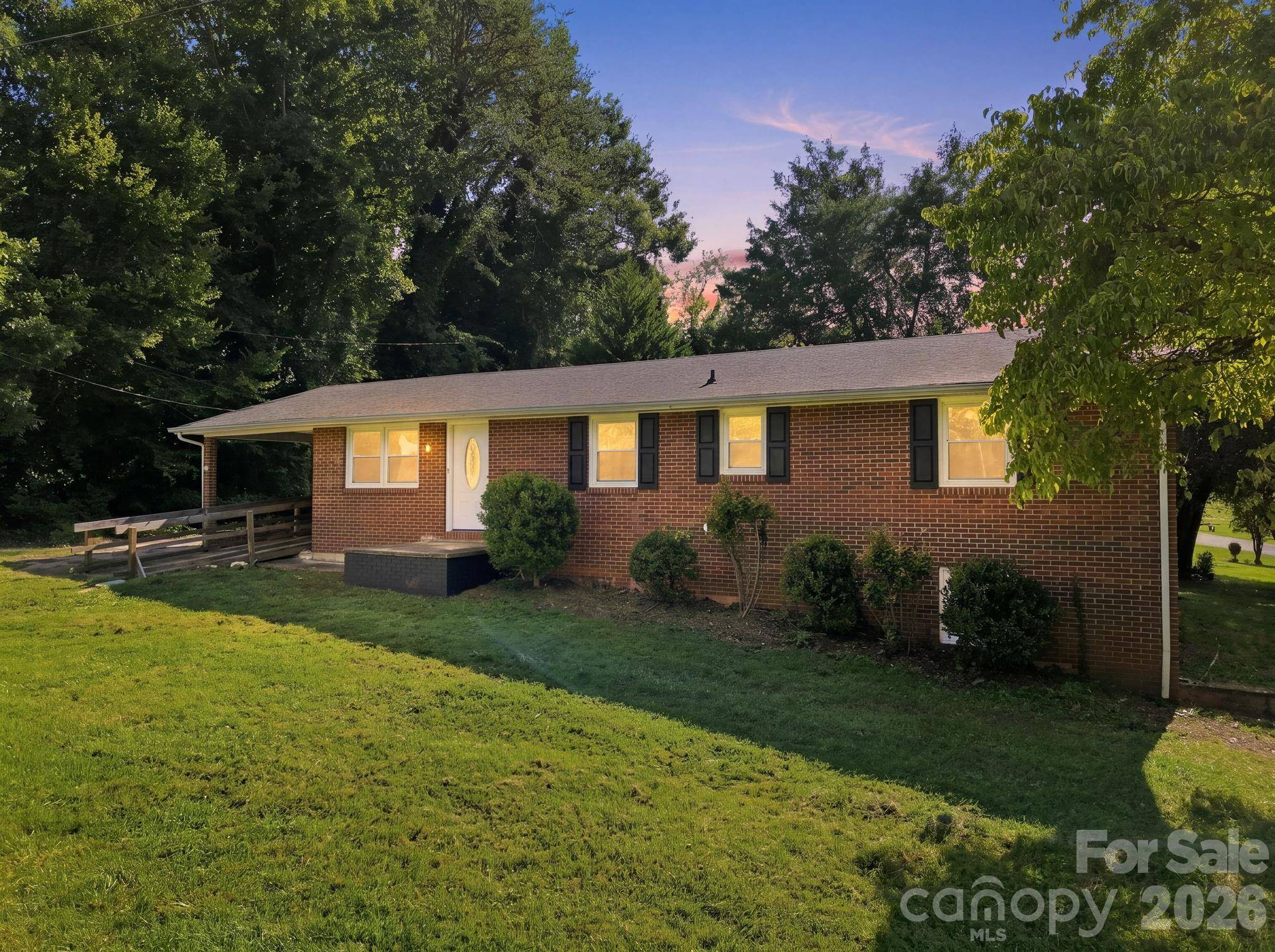1021 S Caldwell AVE, Newton, NC 28658