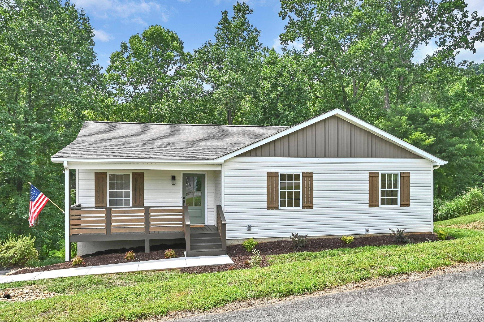 157 Scarlett Ridge DR, Marshall, NC 28753