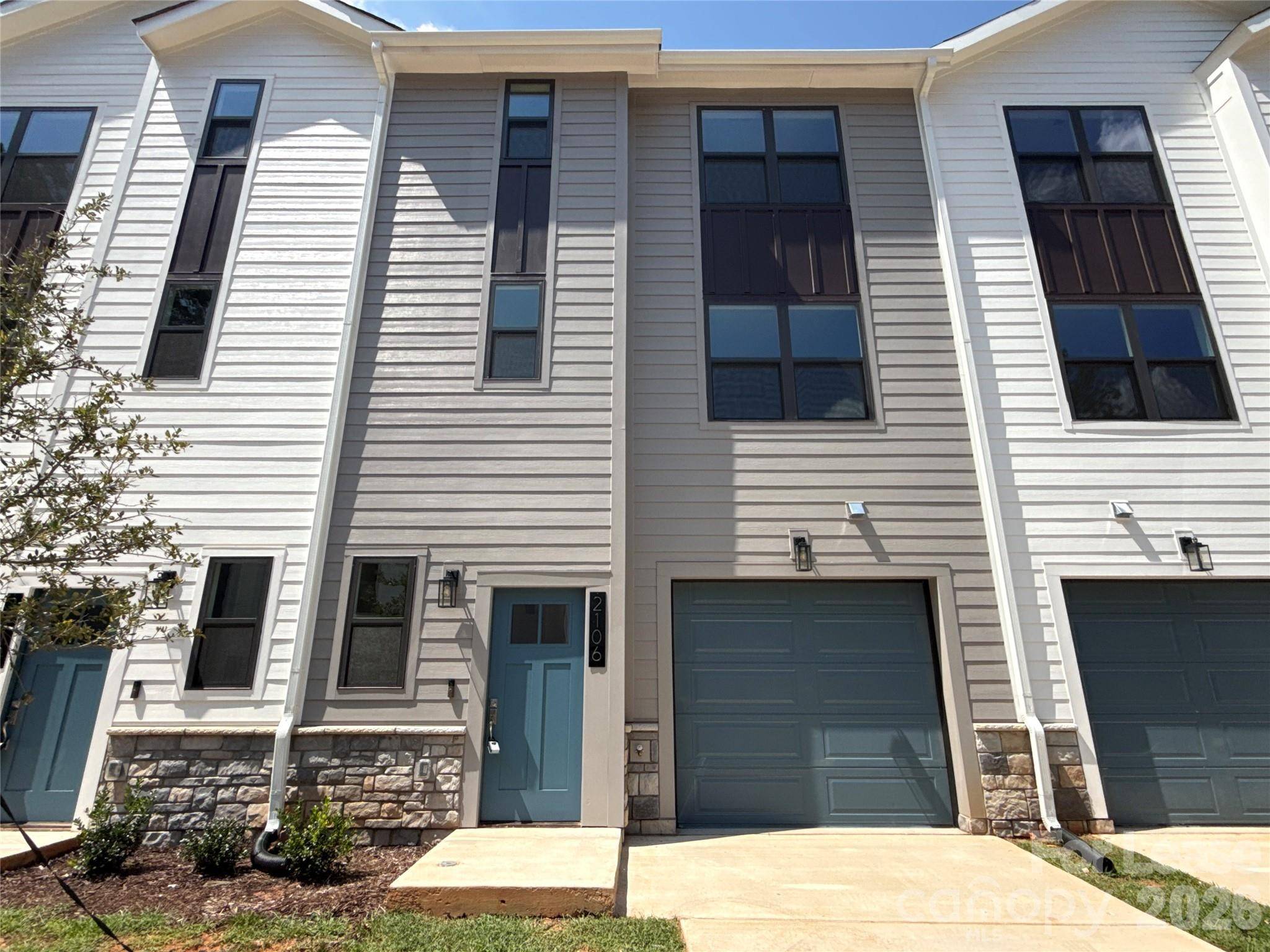 2106 Bombay WAY, Charlotte, NC 28208
