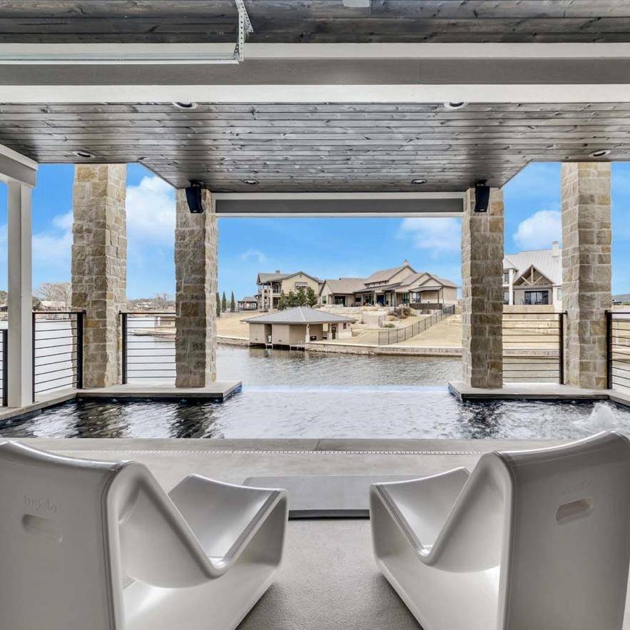 112 Island CIR, Kingsland, TX 78639