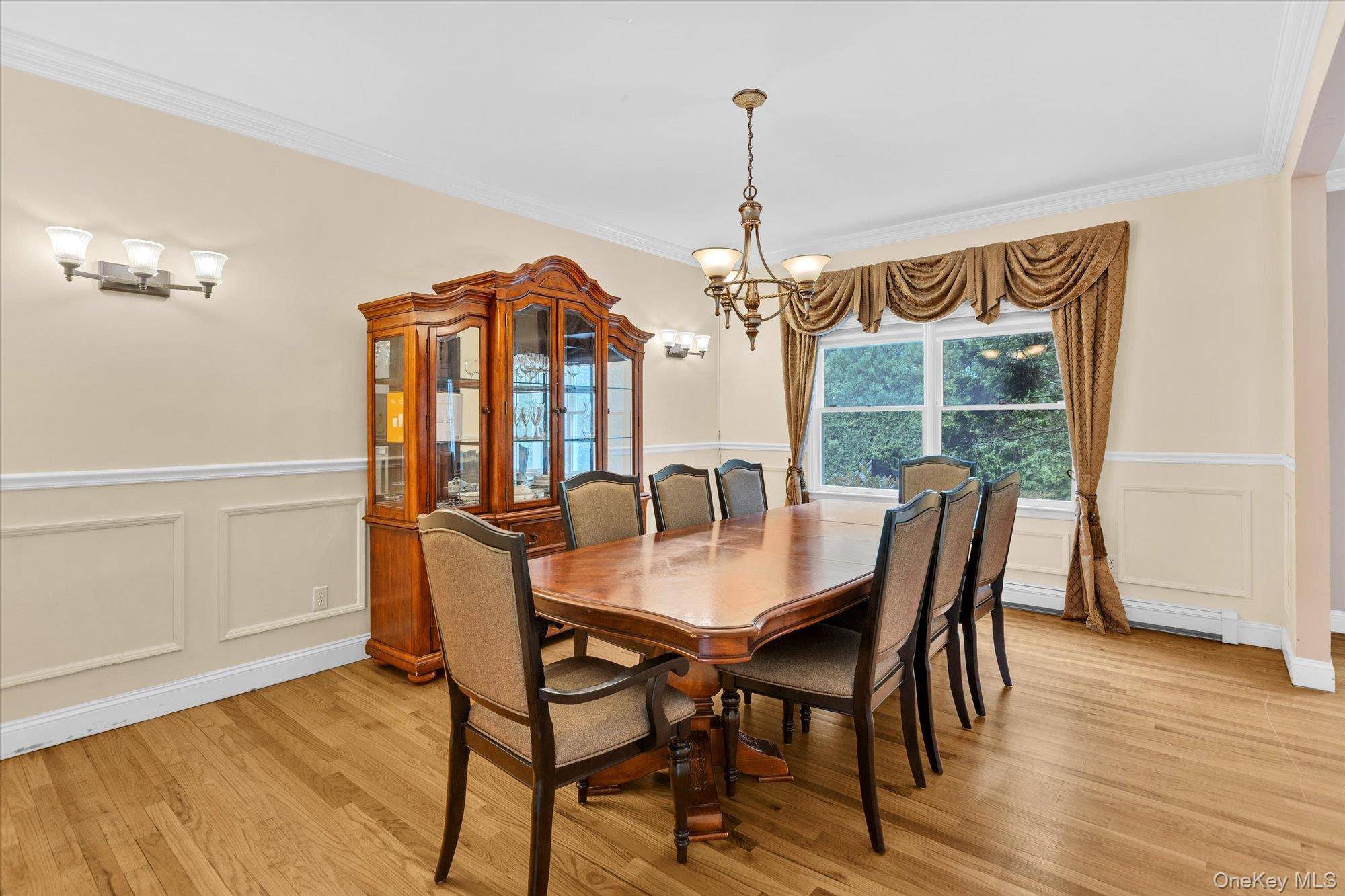 25 Pashen PL, Dix Hills, NY 11746