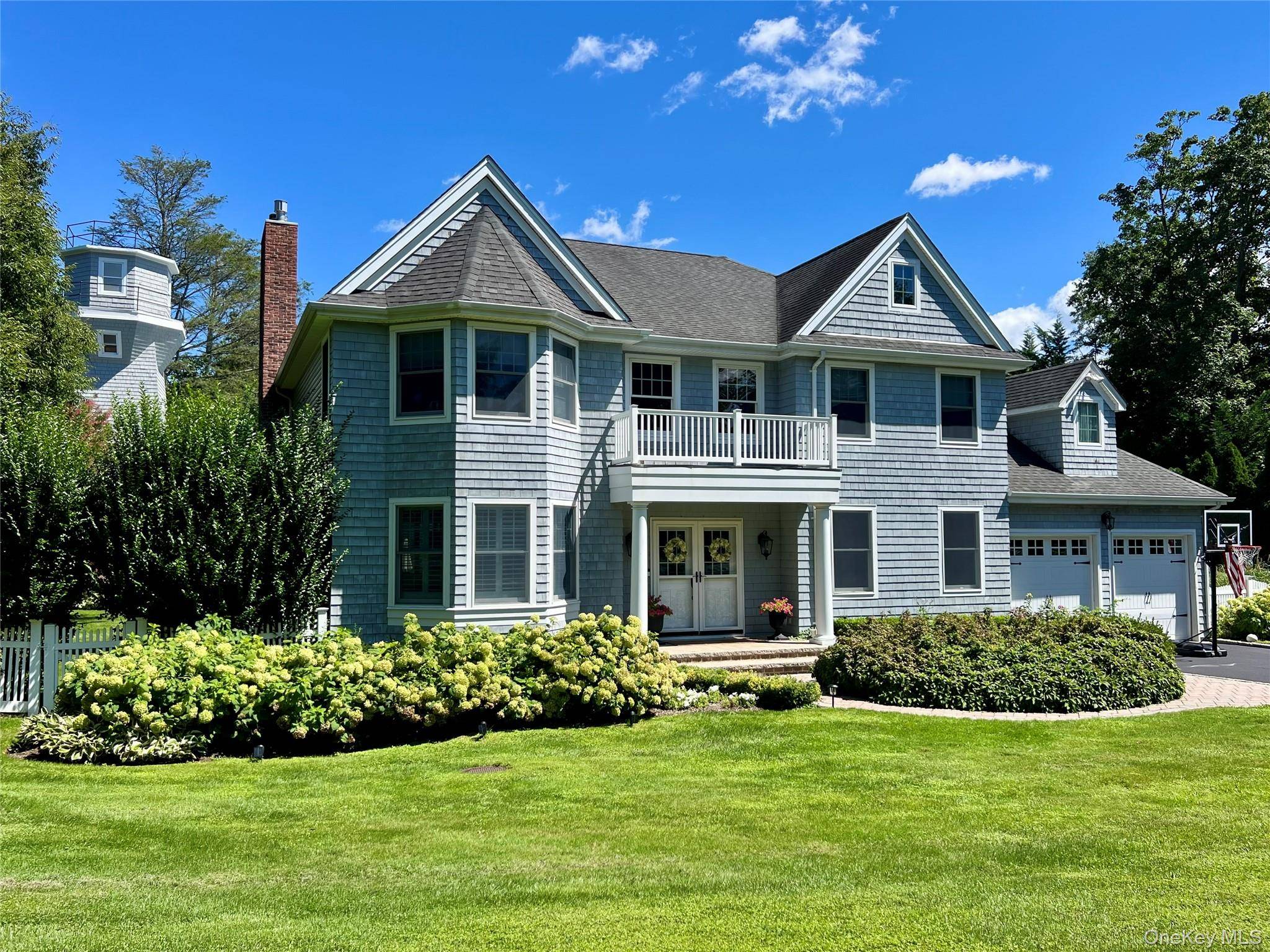 3 Wyona CT, Huntington, NY 11743