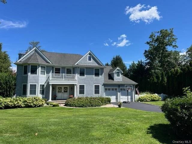 3 Wyona CT, Huntington, NY 11743