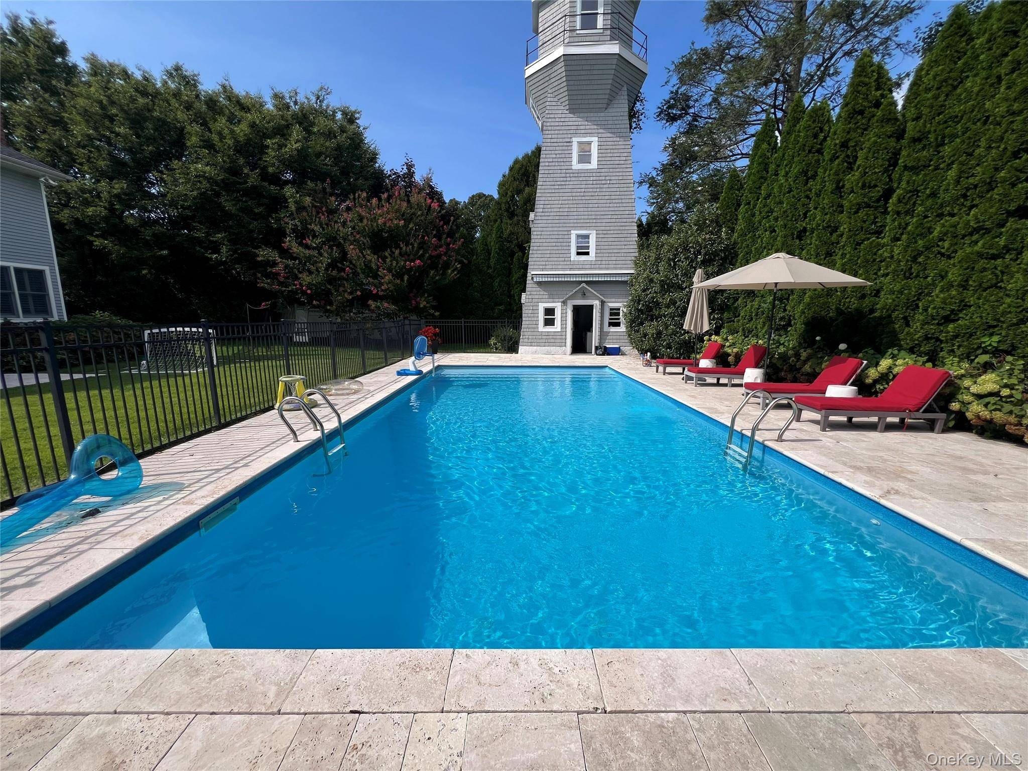 3 Wyona CT, Huntington, NY 11743