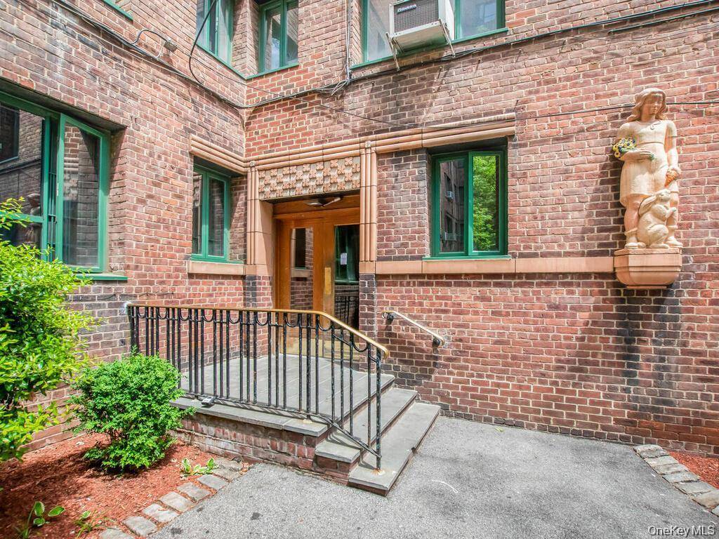 1503 Metropolitan AVE #6E, Bronx, NY 10462