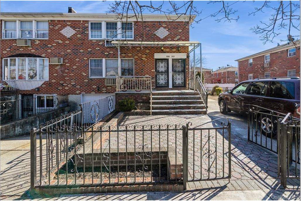8833 Ransom ST, Queens Village, NY 11427