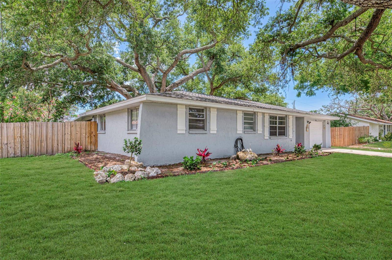 361 FALKLAND RD, Venice, FL 34293
