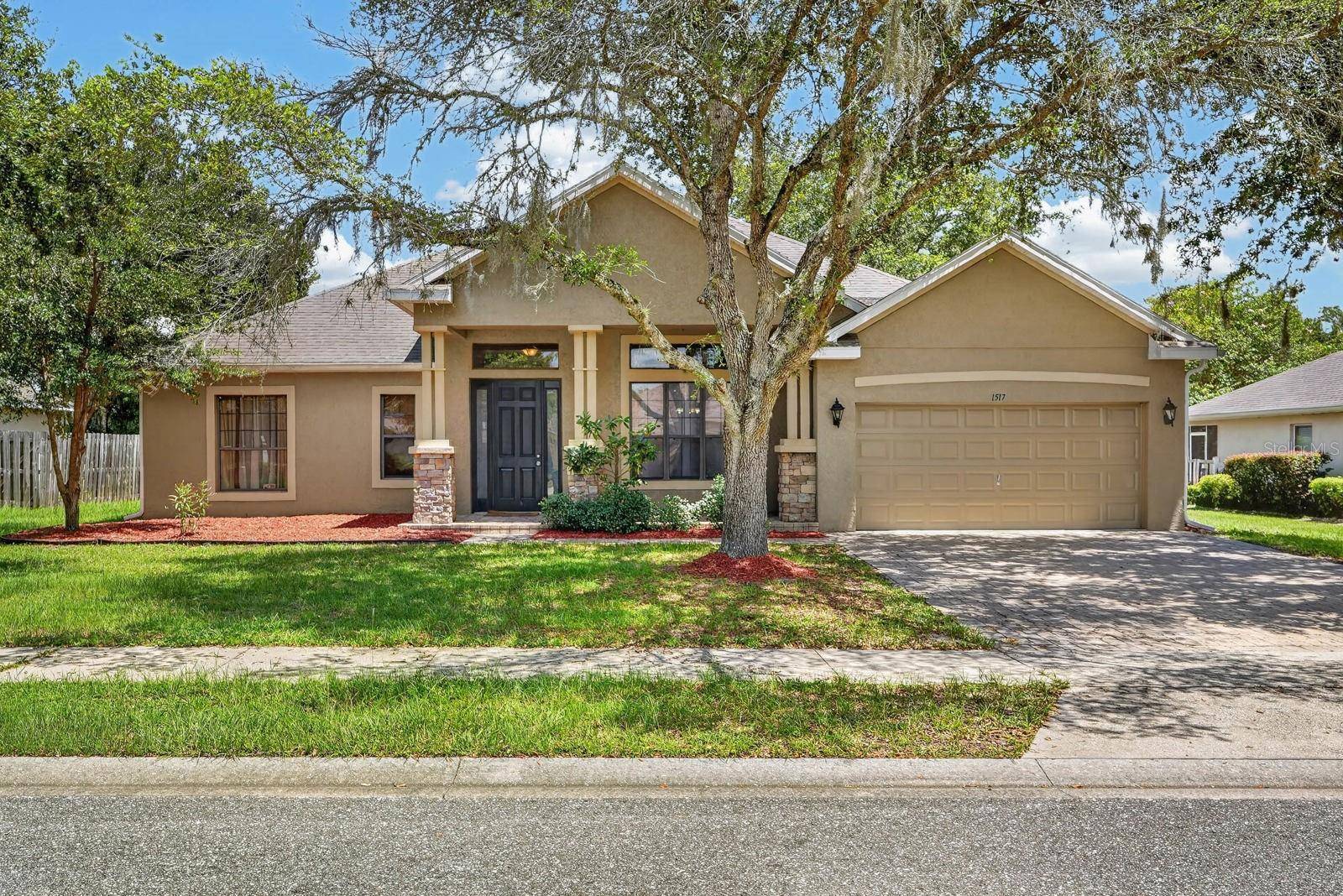 1517 CLAPTON DR, Deland, FL 32720