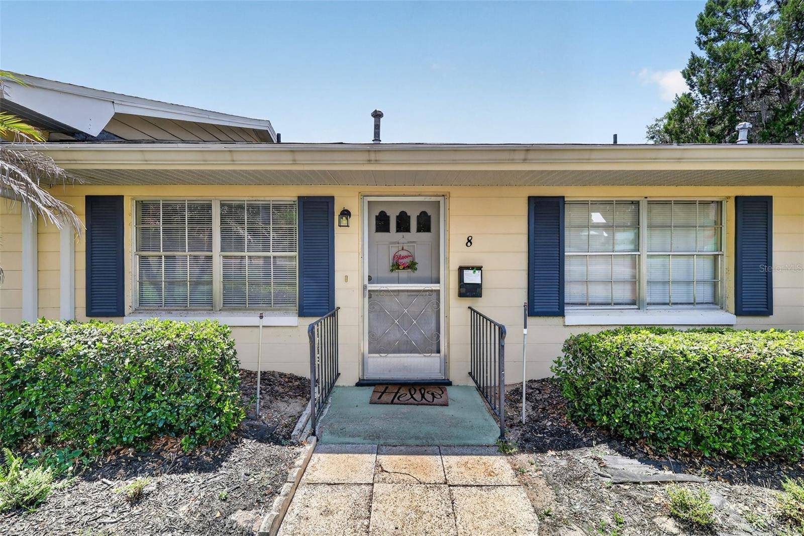 445 S GRANDVIEW ST #8, Mount Dora, FL 32757