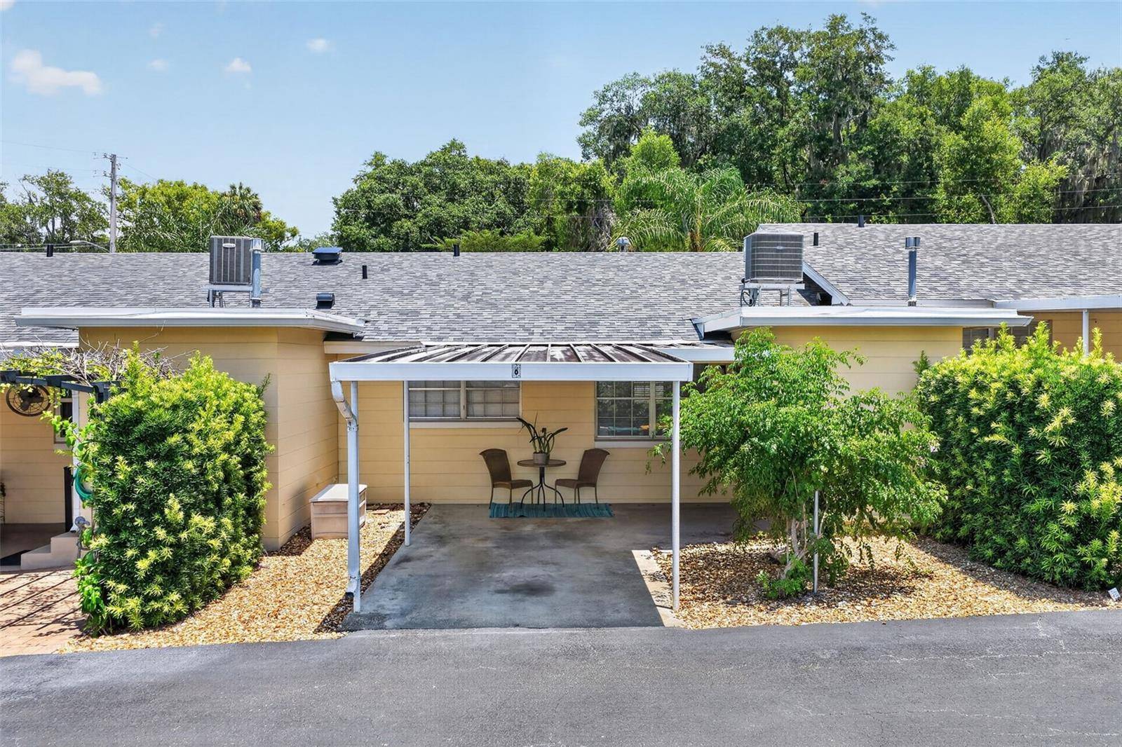 445 S GRANDVIEW ST #8, Mount Dora, FL 32757