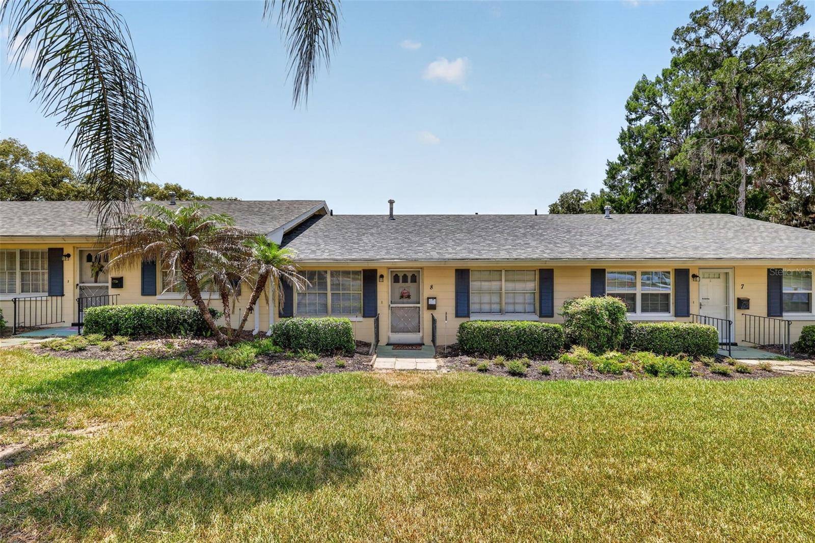 445 S GRANDVIEW ST #8, Mount Dora, FL 32757
