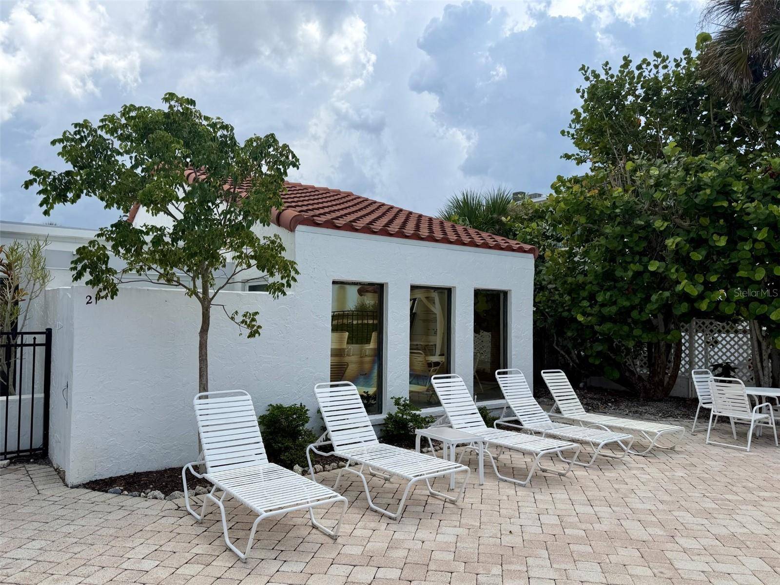 1585 TARPON CENTER DR #21, Venice, FL 34285