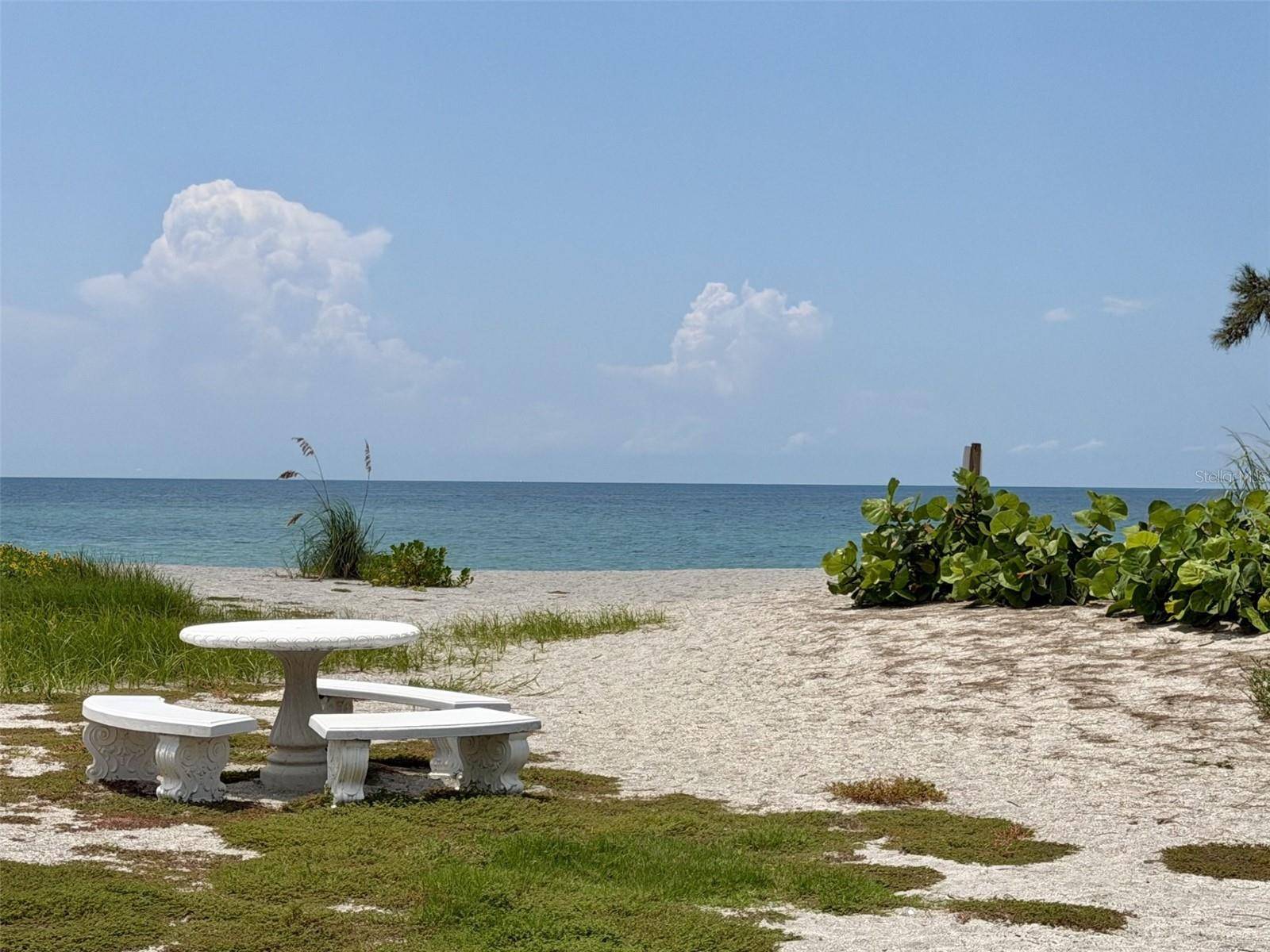 1585 TARPON CENTER DR #21, Venice, FL 34285