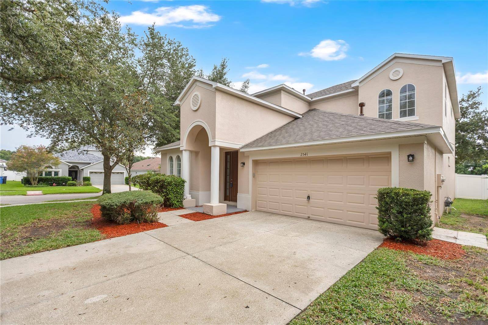 2541 PEEKSKILL RD, Valrico, FL 33594