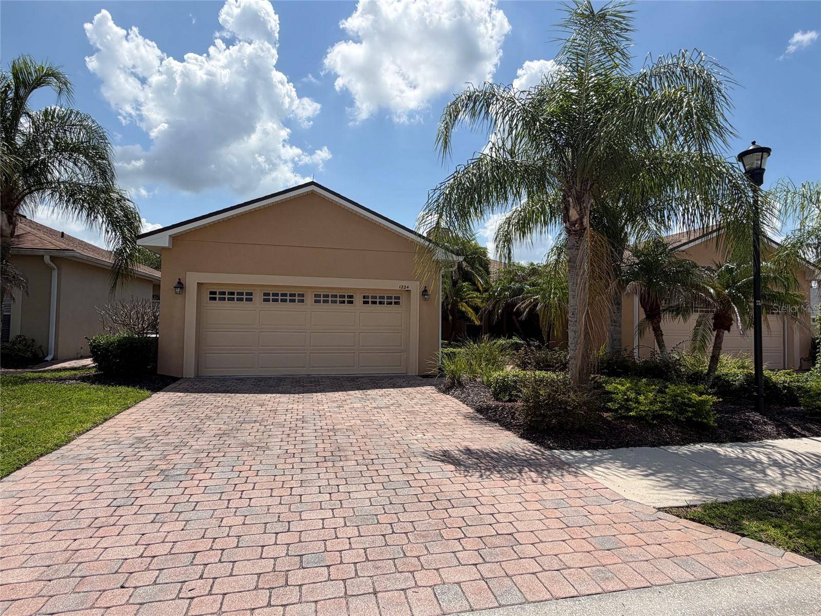 1224 VIENNA SQUARE DR, Winter Haven, FL 33884
