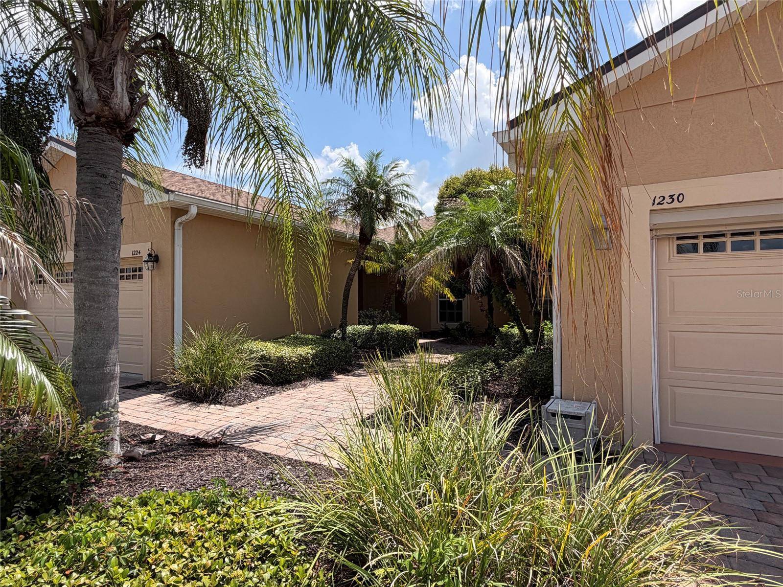 1224 VIENNA SQUARE DR, Winter Haven, FL 33884