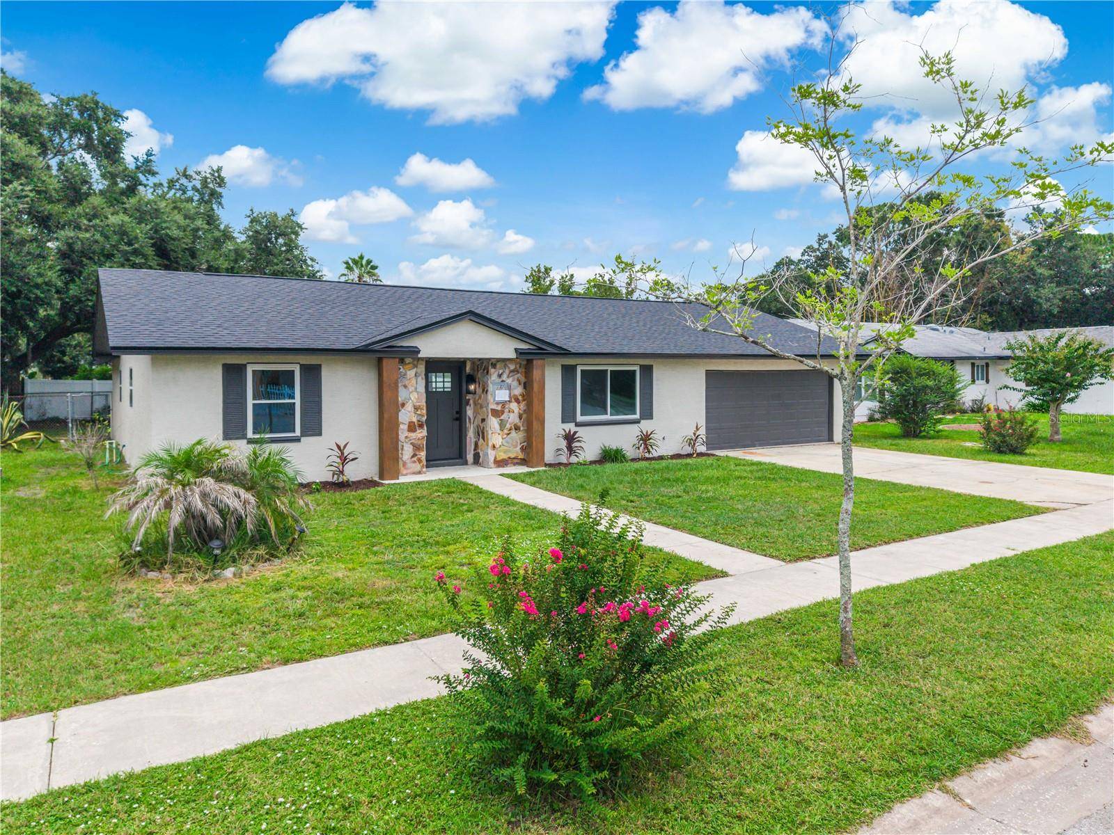 8624 BAYLOR CIR, Orlando, FL 32817