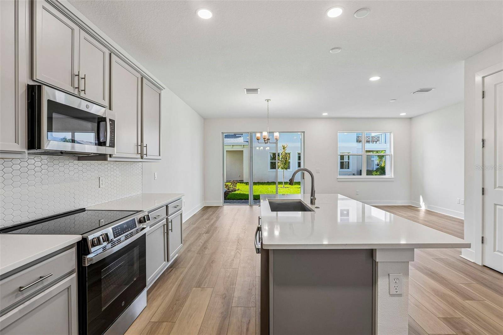 31850 CLOVER FIN CT, Wesley Chapel, FL 33545