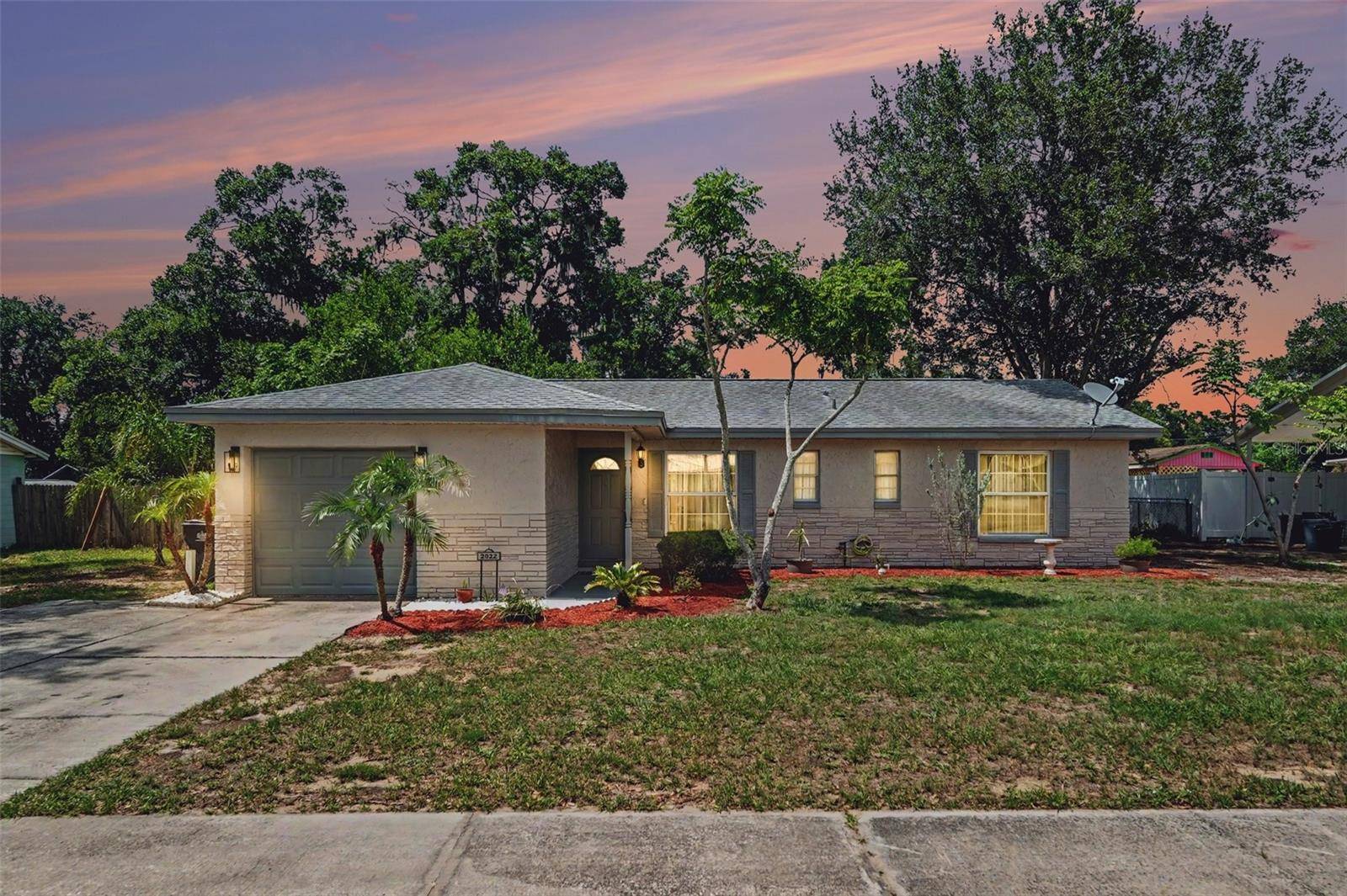 2022 LANCE CT, Dover, FL 33527