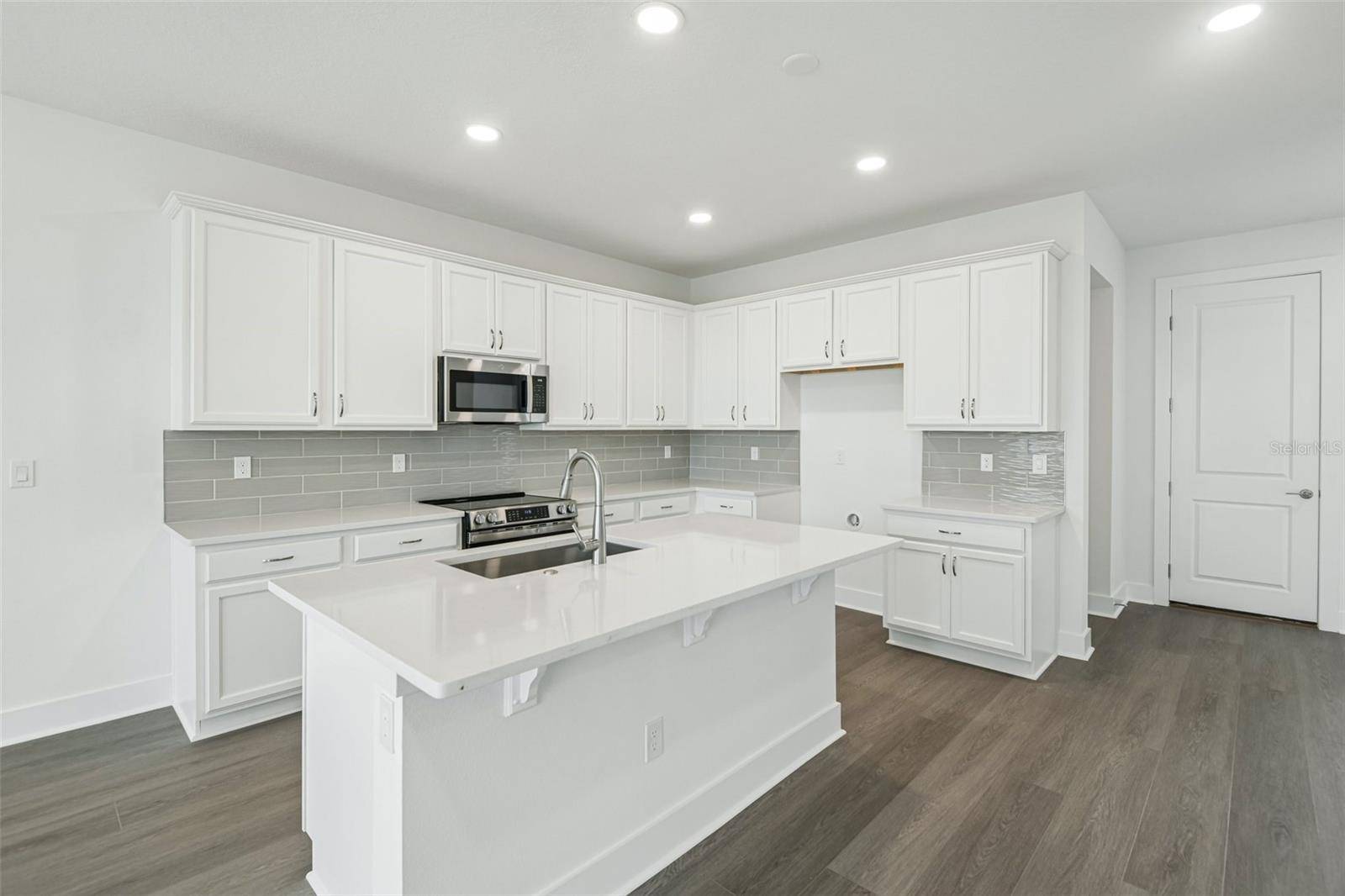 31844 CLOVER FIN CT, Wesley Chapel, FL 33545