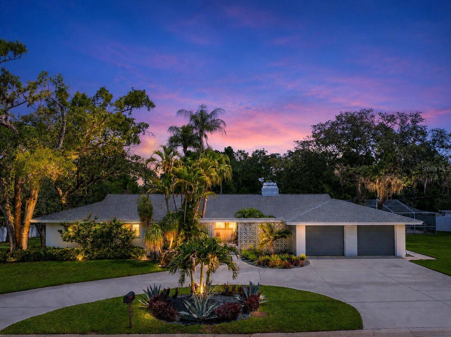 1350 FAIRWAY DR, Dunedin, FL 34698