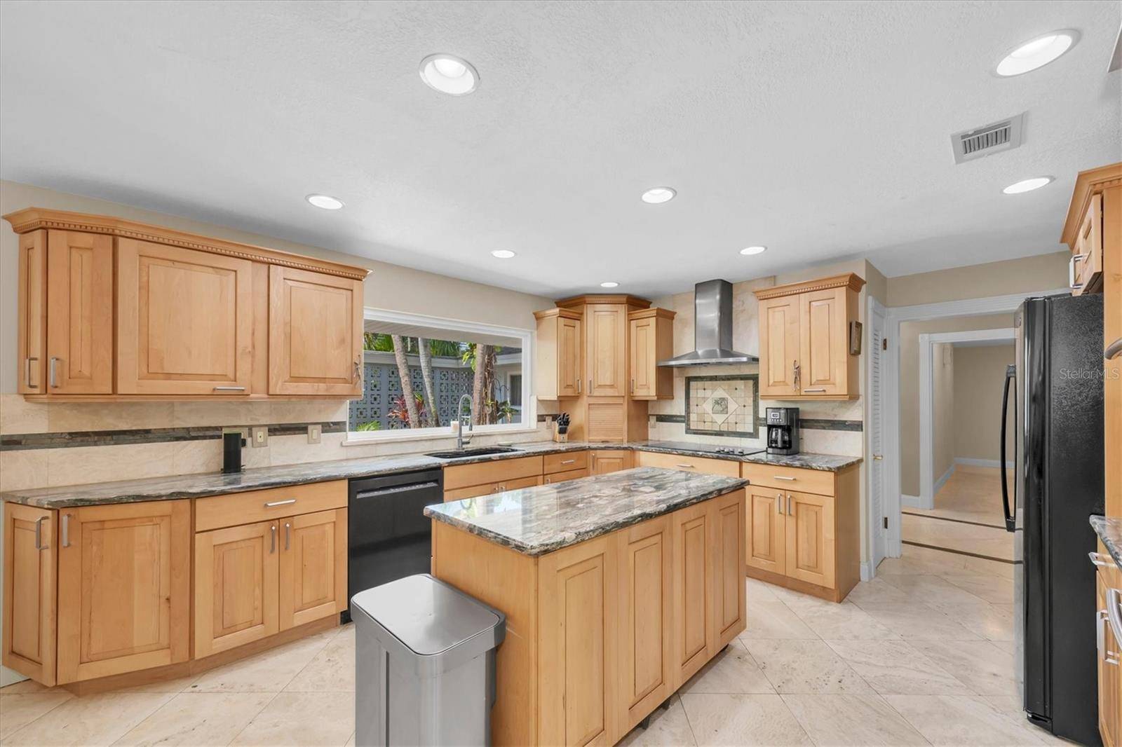 1350 FAIRWAY DR, Dunedin, FL 34698
