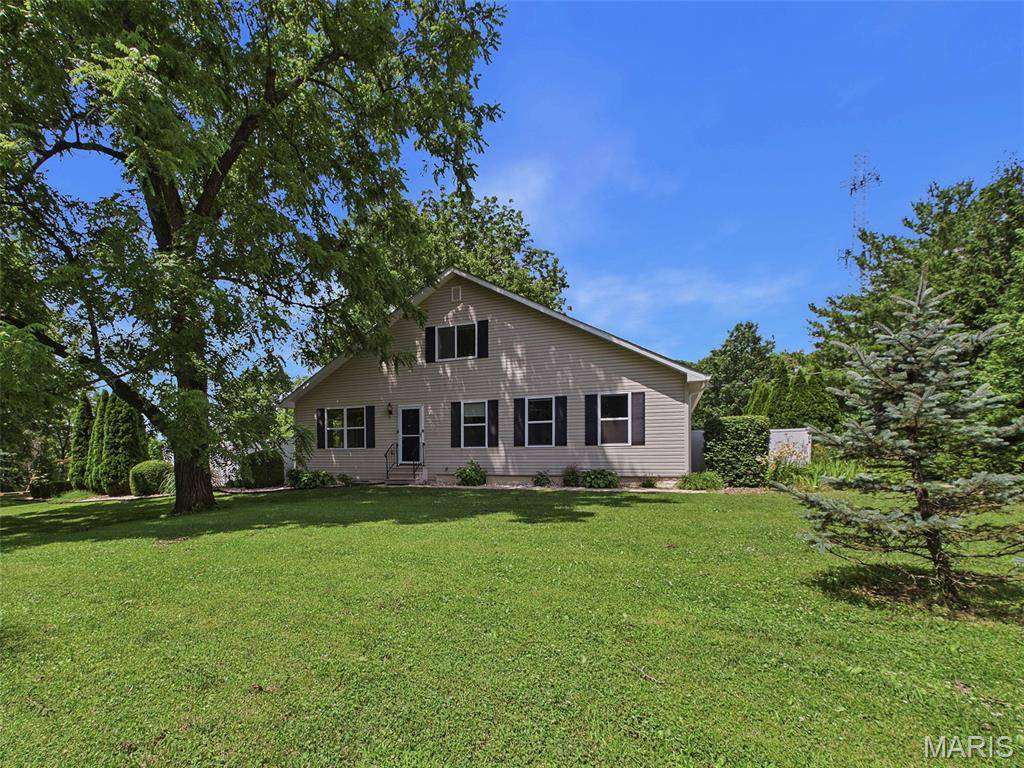 5906 Galli LN, Collinsville, IL 62234