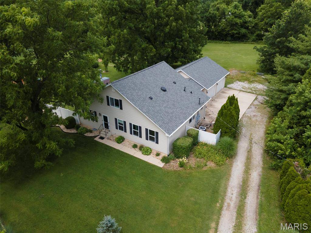 5906 Galli LN, Collinsville, IL 62234