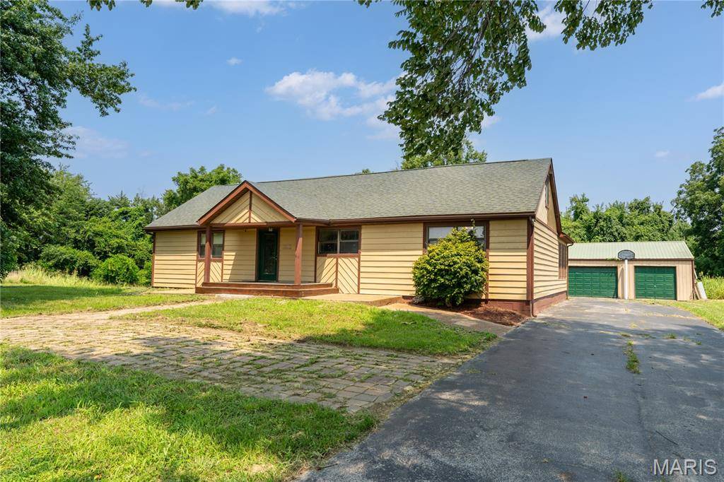 5171 Old Alton Edwardsville RD, Edwardsville, IL 62025