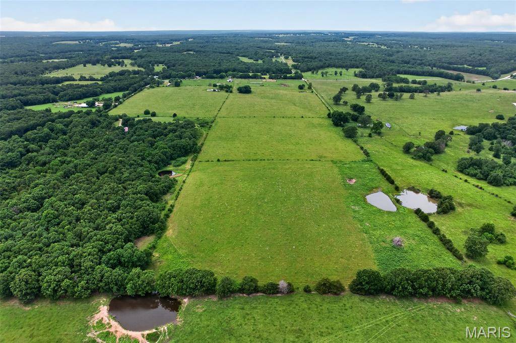 1044 Pritchett RD, Stoutland, MO 65567