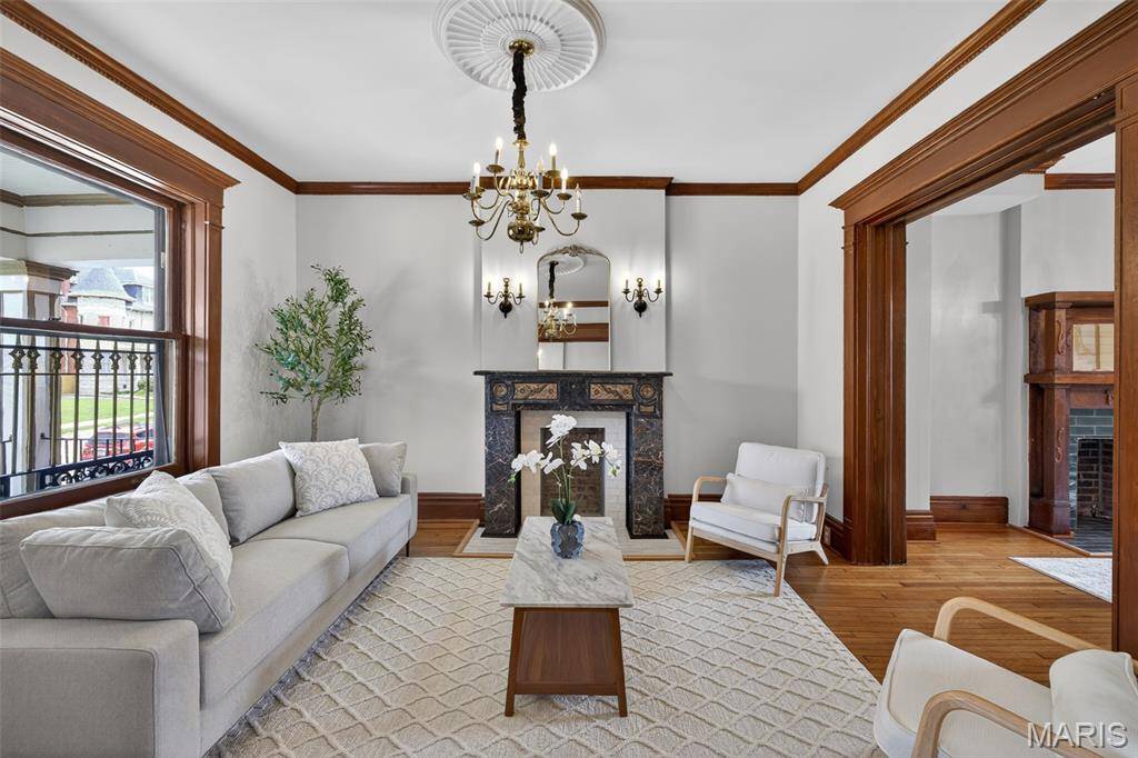 4546 Washington BLVD, St Louis, MO 63108