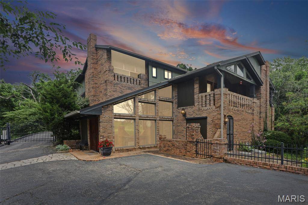 1 Saint Andrews DR, Belleville, IL 62223