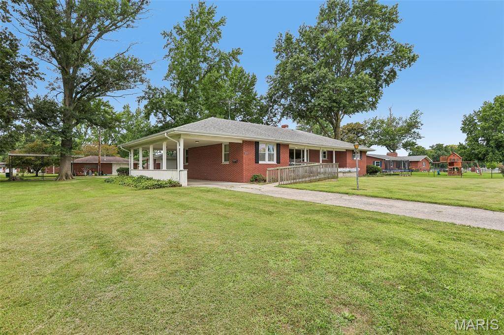 304 W 7th North ST, Mount Olive, IL 62069