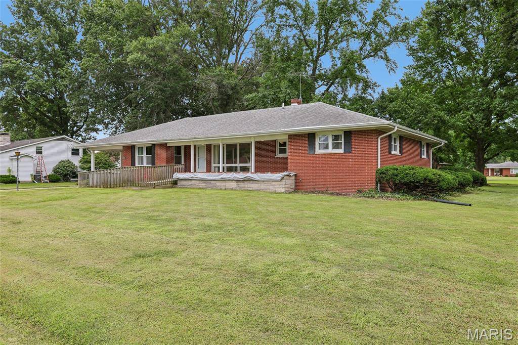 304 W 7th North ST, Mount Olive, IL 62069