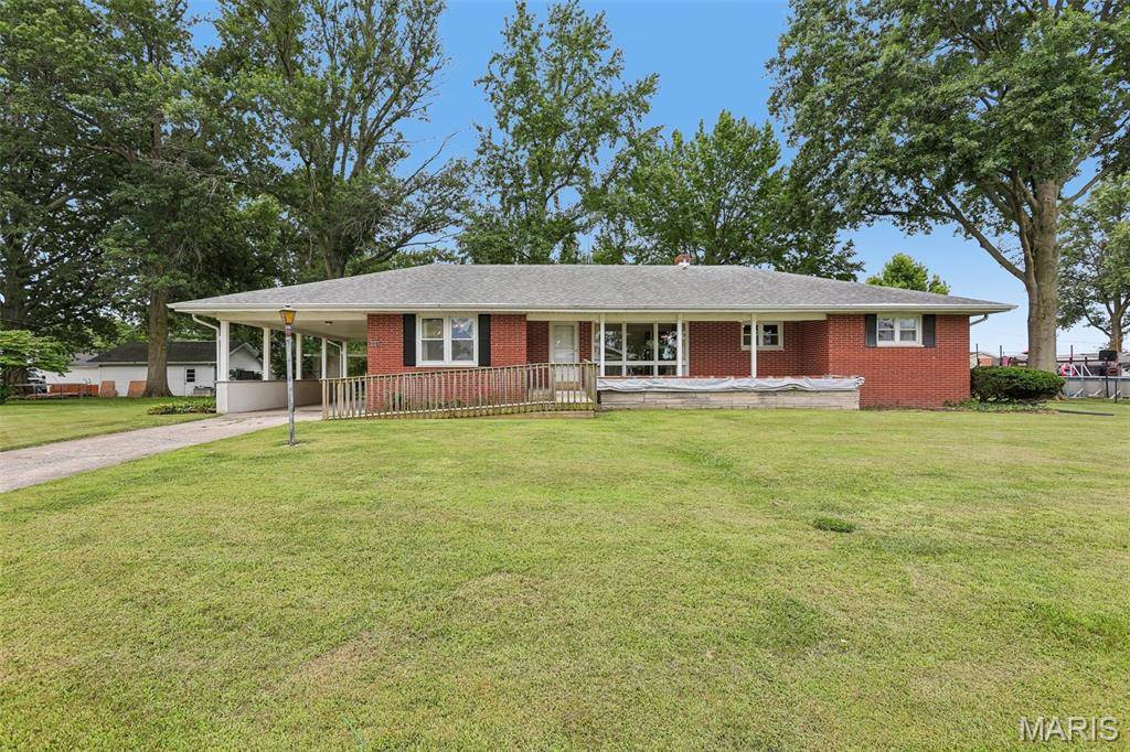304 W 7th North ST, Mount Olive, IL 62069