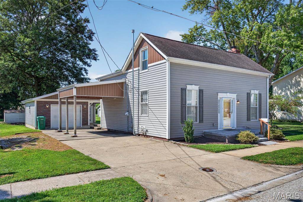446 N 8TH ST, Breese, IL 62230