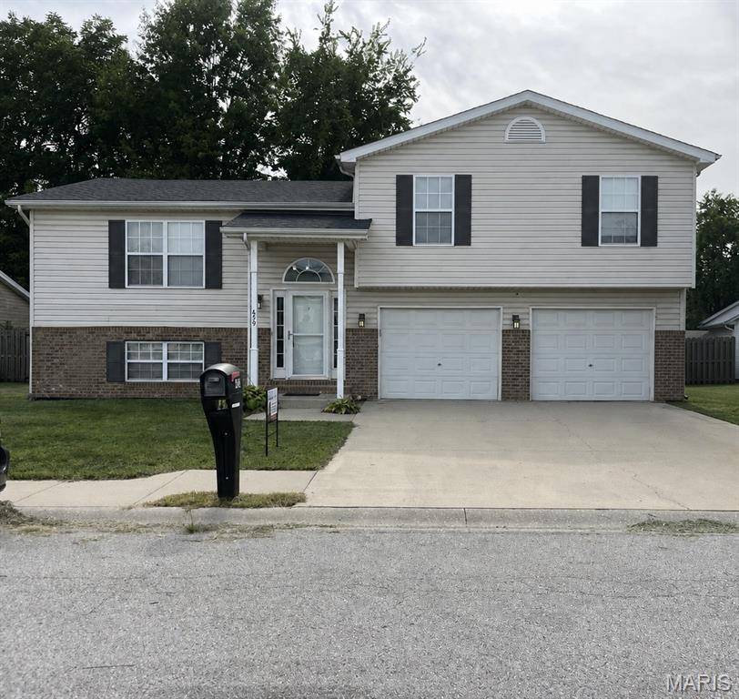 429 Miranda DR, Dupo, IL 62239