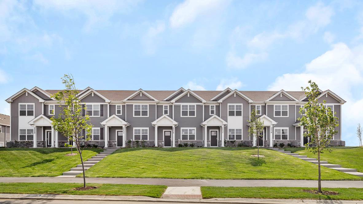 2253 Barbera RD, Oswego, IL 60543