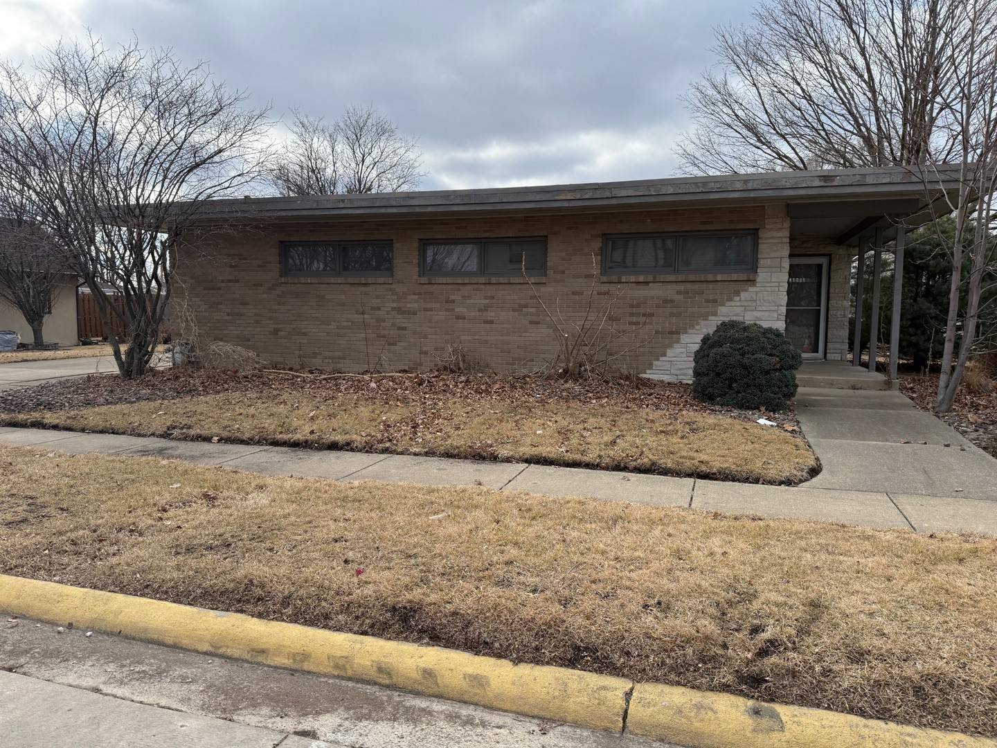 341 W Walnut ST, Oglesby, IL 61348