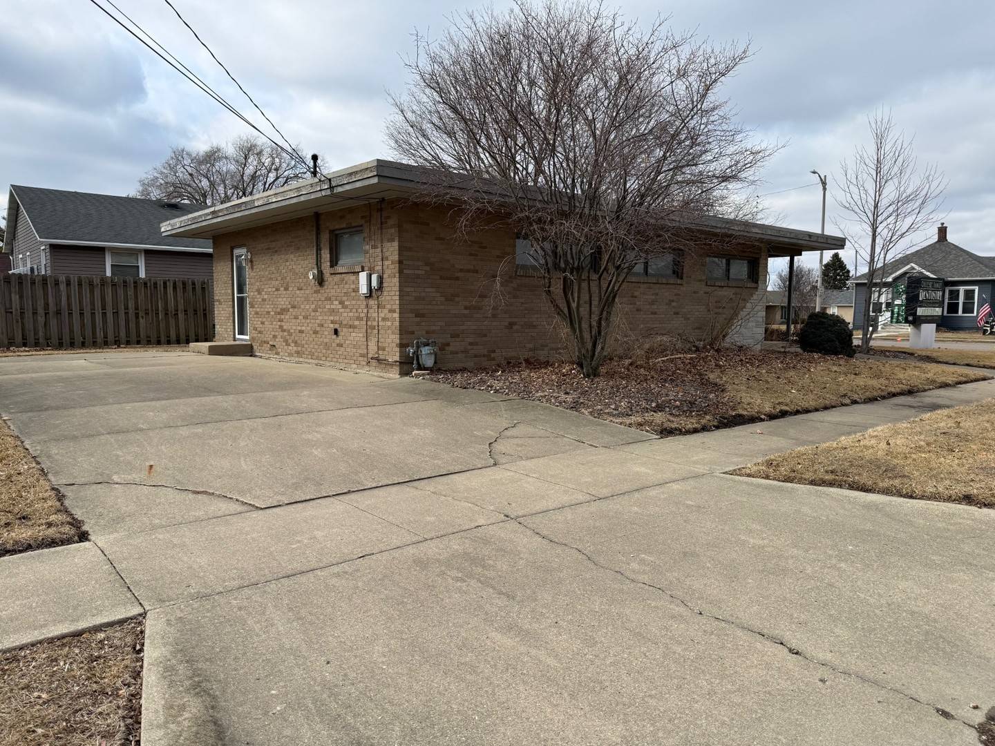 341 W Walnut ST, Oglesby, IL 61348