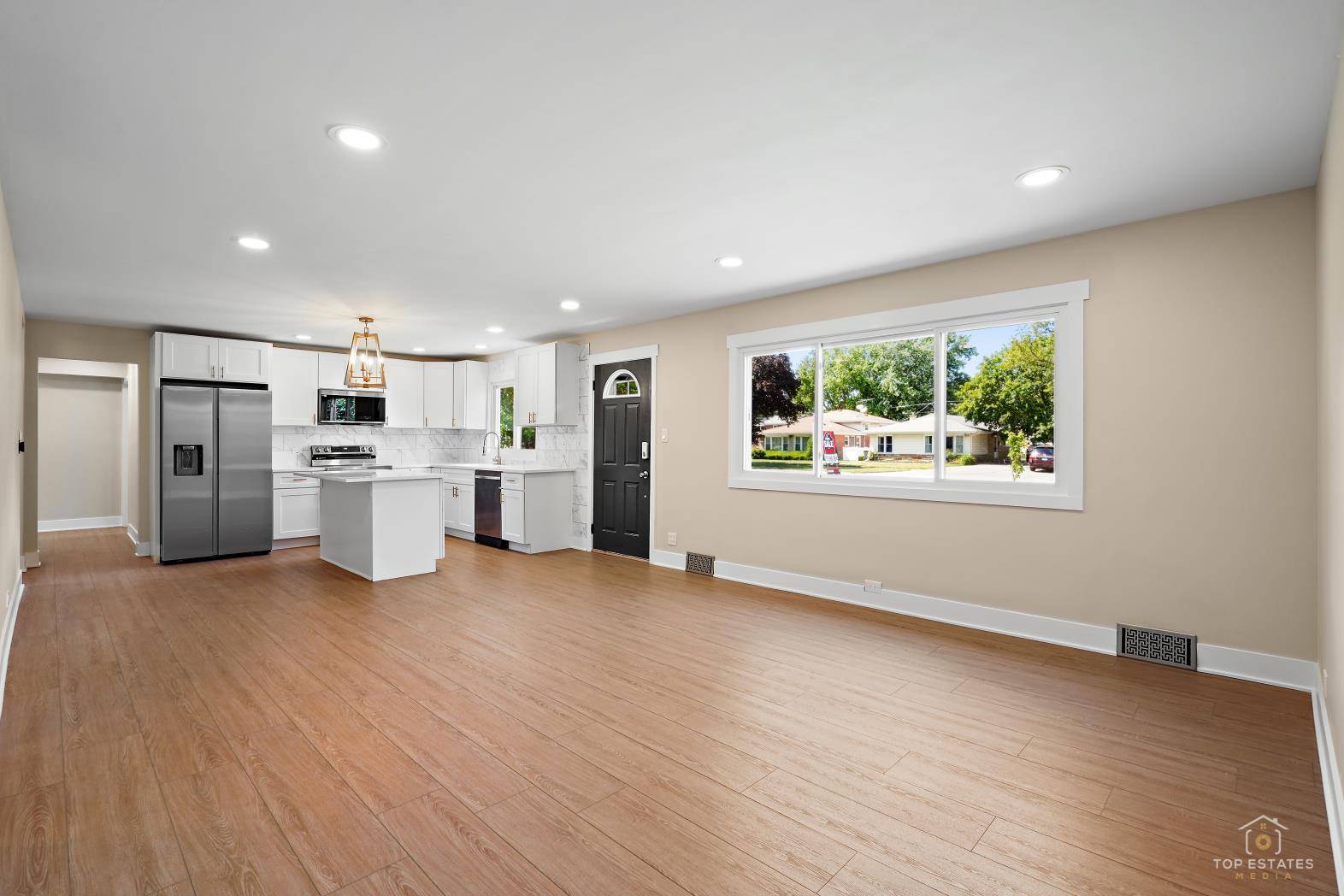 5505 Oakton ST, Morton Grove, IL 60053