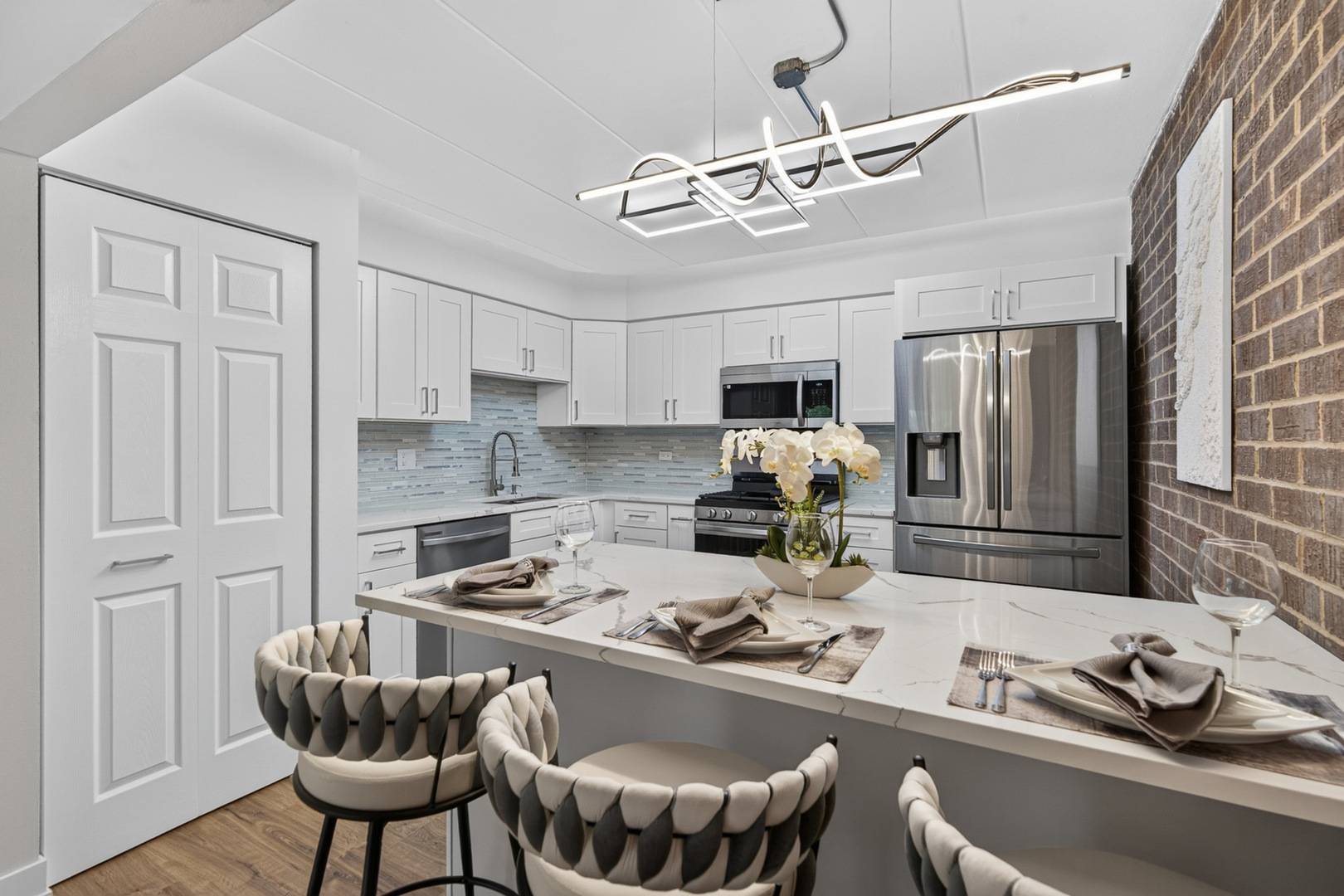 124 E Bailey RD #E, Naperville, IL 60565