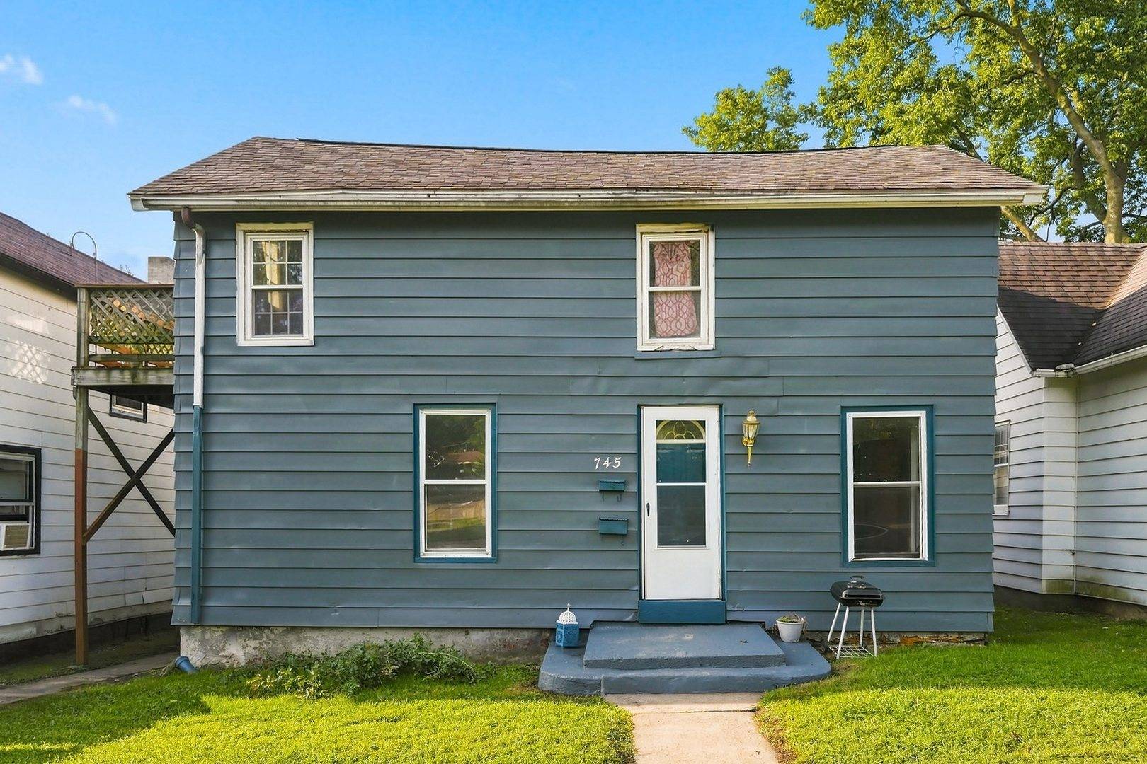 745 1st AVE, Clinton, IA 52732
