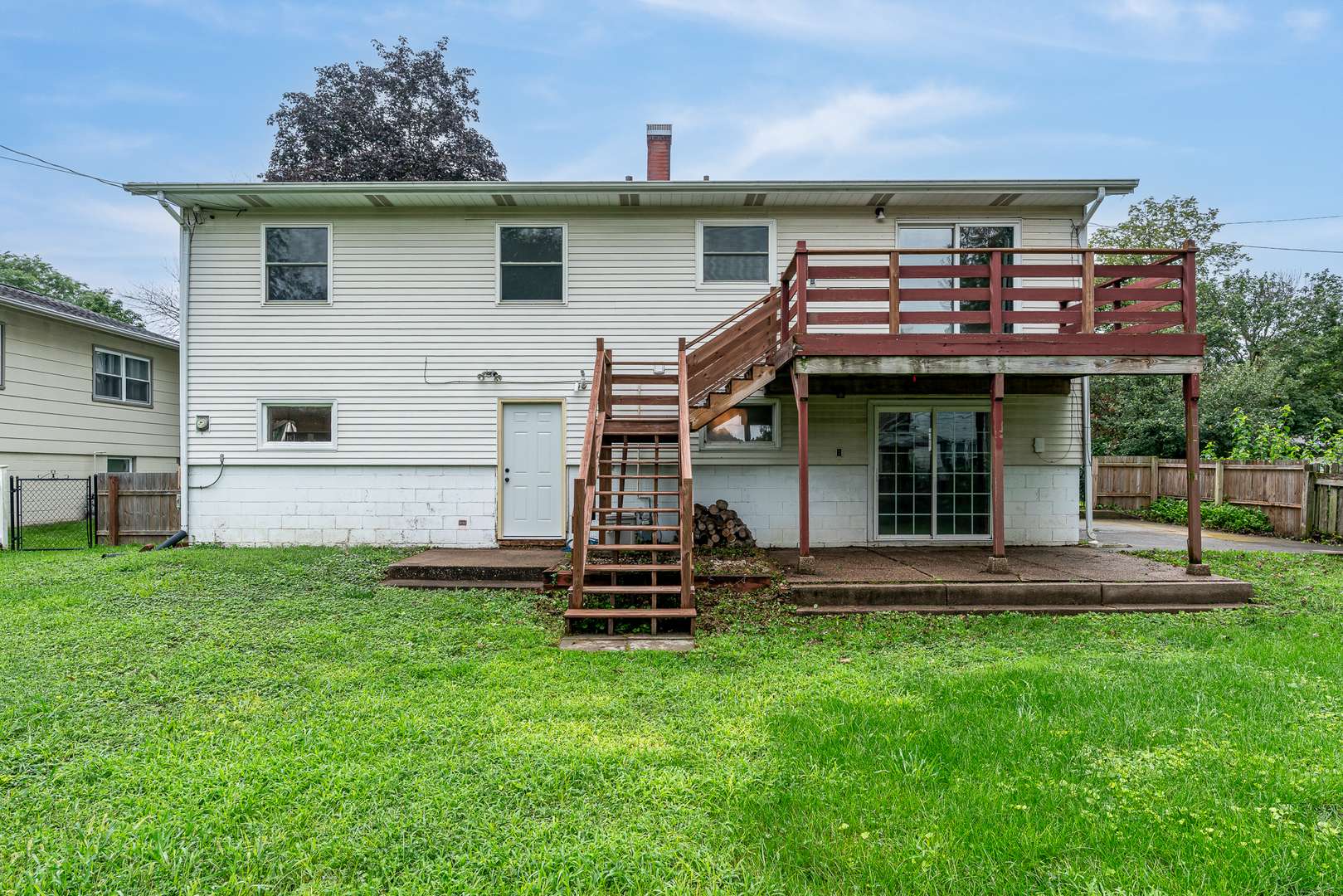 2853 Forest RD, Davenport, IA 52803
