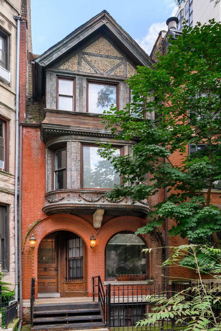 57 E Cedar ST, Chicago, IL 60611