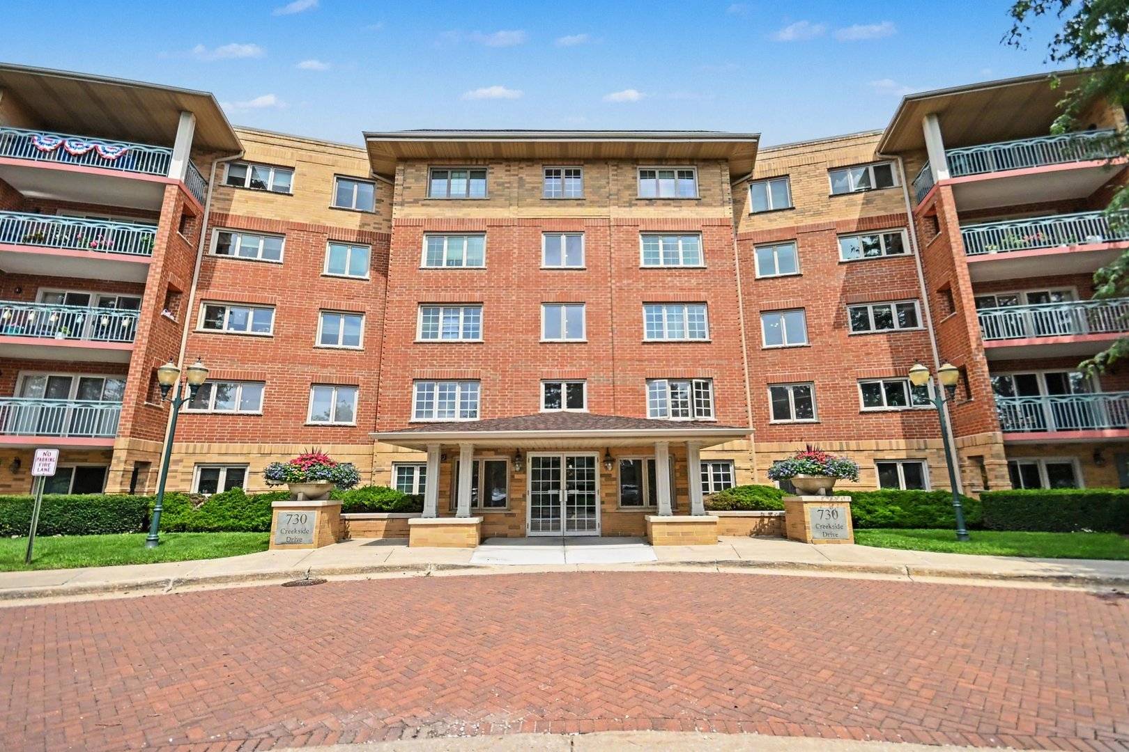 730 Creekside DR #304, Mount Prospect, IL 60056