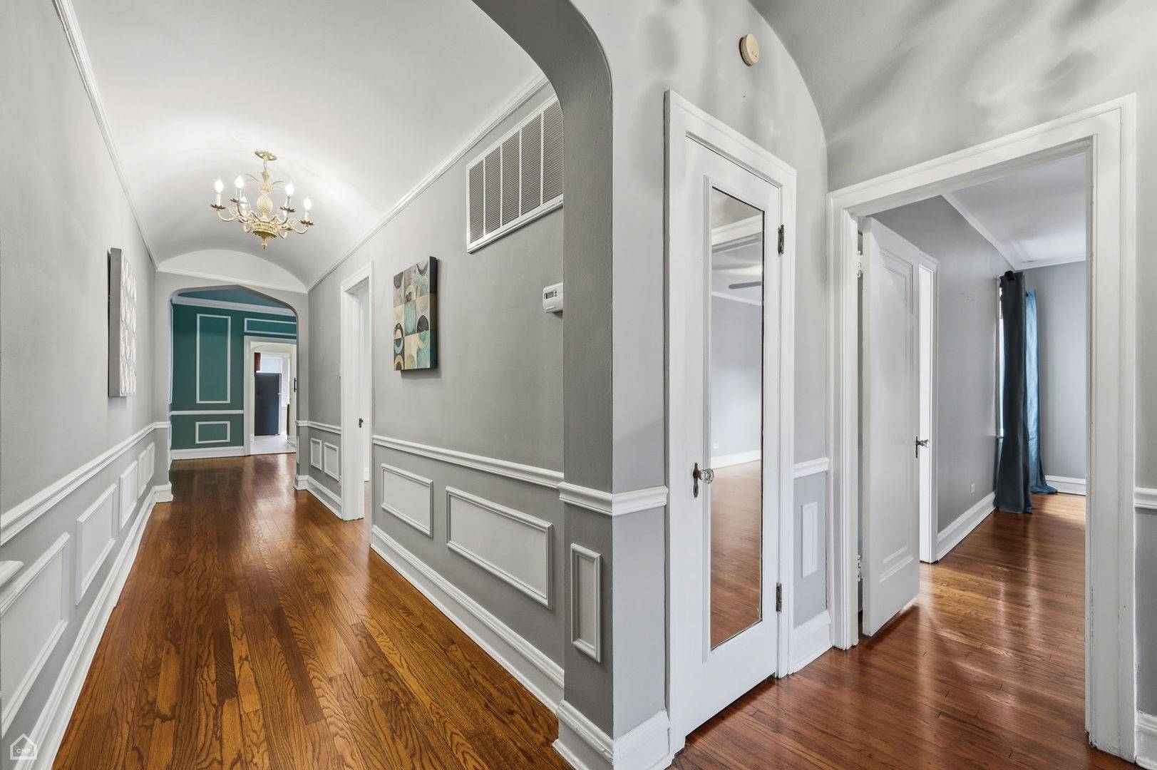 6121 N Hoyne AVE #3S, Chicago, IL 60659