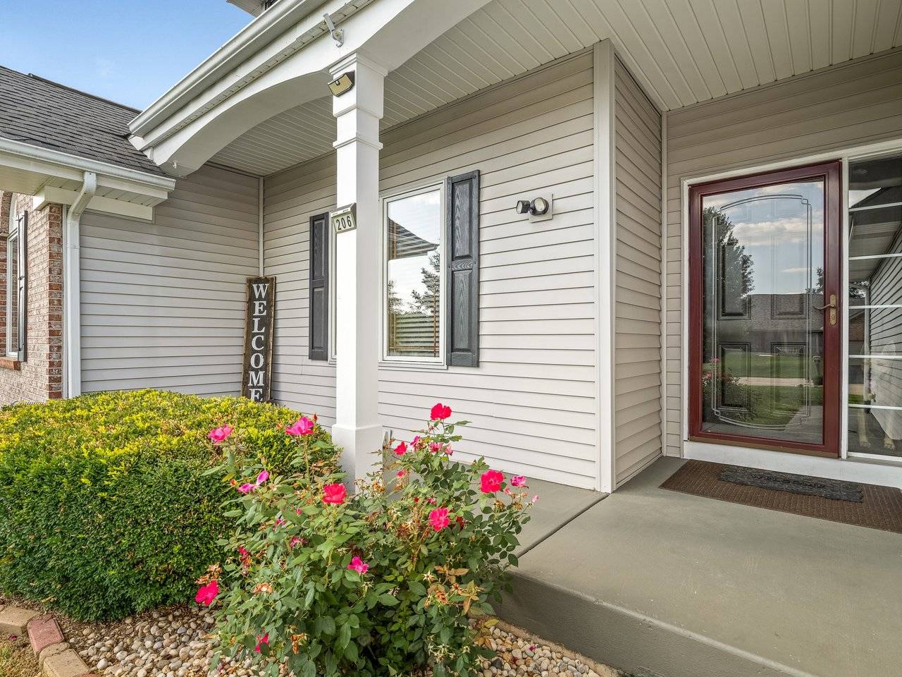 206 Star Fire RD, Poplar Grove, IL 61065