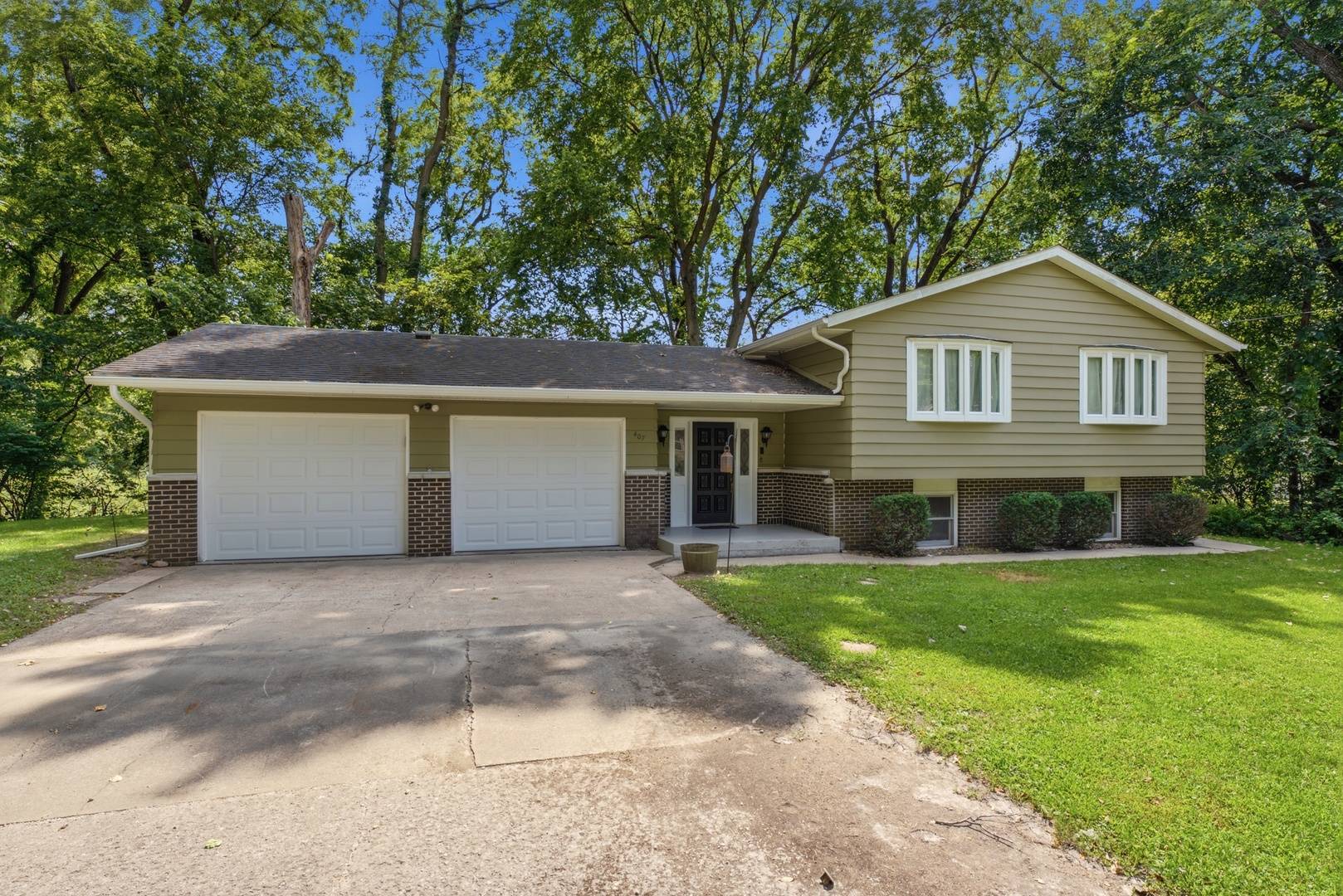 407 Oak BLVD, Port Byron, IL 61275