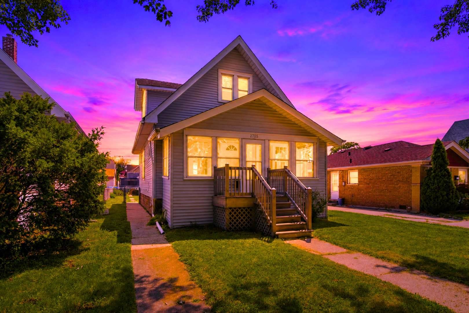 2705 Grunewald ST, Blue Island, IL 60406